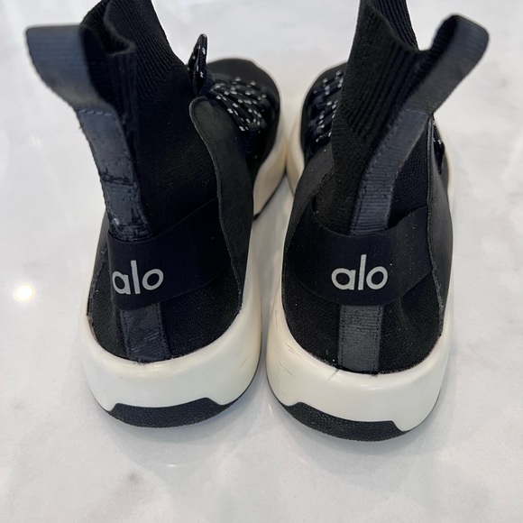 ✨ALO YOGA✨Wanderer Sneakers - Picture 9 of 12